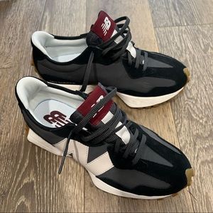 New Balance Womens 327 Sneaker